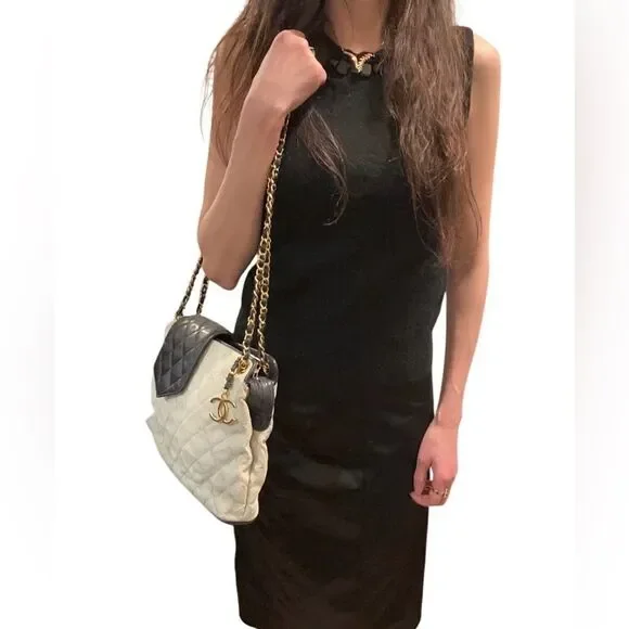 Chanel canvas and leather bag - Picture 2 of 16